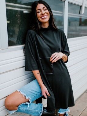 Dressed in Lala Icon Mock Neck Tunic Top in Black Sz S